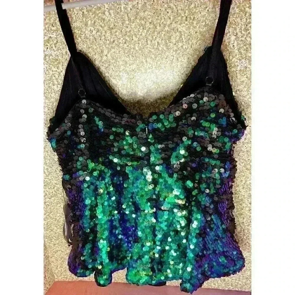 NWT Woman’s Guess Green Blue Yellow Sequence Shifting Peplum Top Medium - Picture 6 of 12